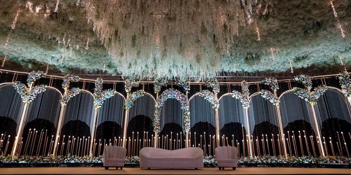 How to Save Money Planning a Wedding?<br />
